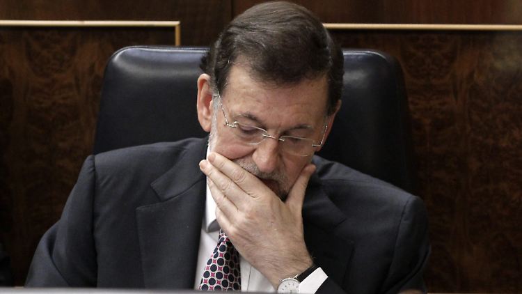 Spaniens Regierungschef Rajoy und seine Partei sollen jahrelang Schmiergeld kassiert haben.