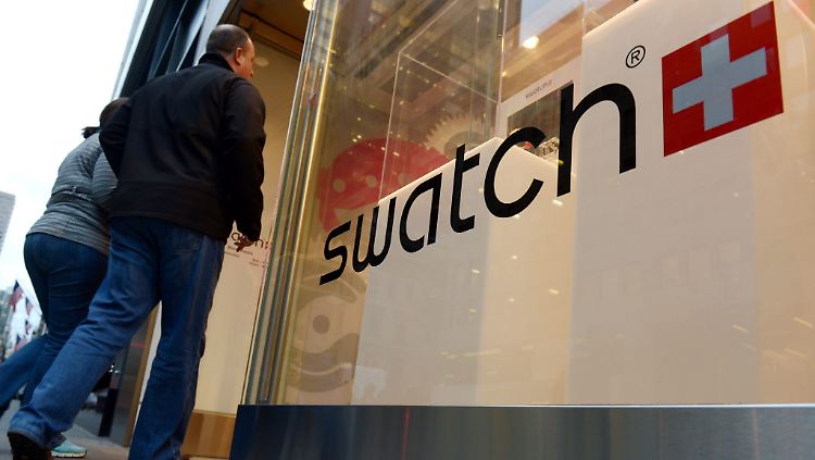 Der Schweizer Uhrenhersteller Swatch hat im vergangenen Jahr deutlich mehr verdient.