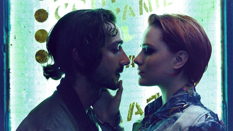 Auch Shia LaBeouf will auch nach Berlin kommen und den Wettbewerbsbeitrag "The Necessary Death of Charlie Countryman" von Fredrik Bond vorstellen.