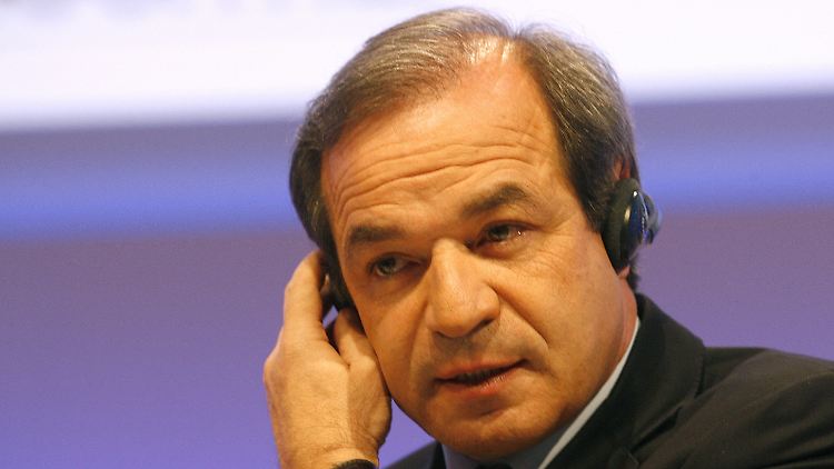 Laut einem Bericht denkt der spanische Hochtief-Chef Verdes über einen Verkauf großer Unternehmensteile nach.