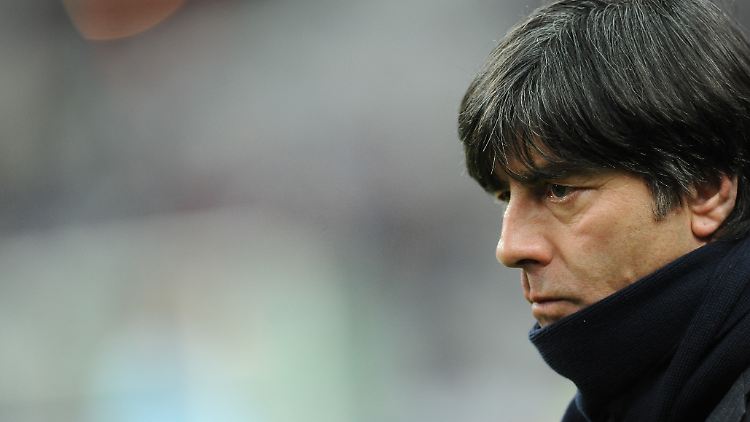 Coole Sieger-Pose: Joachim Löw.