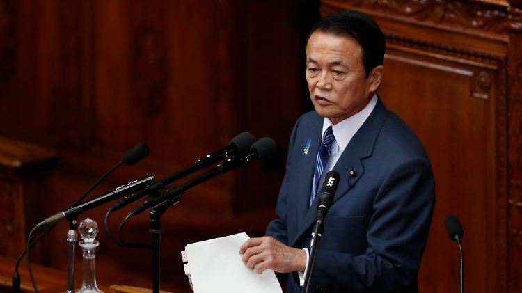 Stärker als beabsichtigt: Japans Finanzminister Taro Aso treibt den Yen.