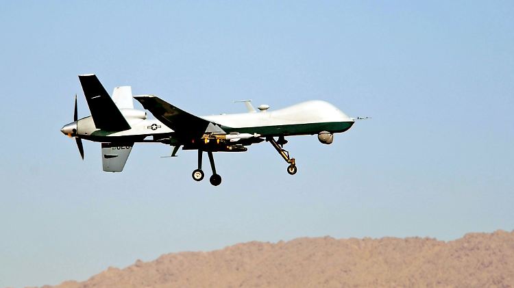 Eine mit Hellfire-Raketen bewaffnete US-amerikanische MQ-9-Reaper-Drohne in Afghanistan.