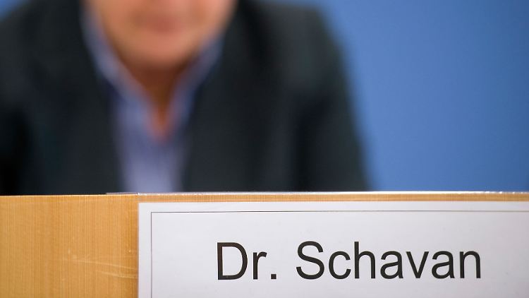 Annette Schavan - ohne Doktortitel weiterhin im Amt?