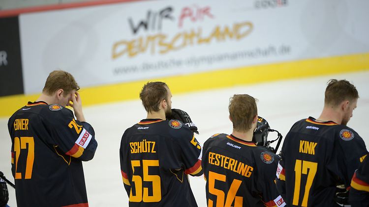 Bittere Tränen: die DEB-Cracks nach dem bedeutungslosen Sieg gegen Österreich.