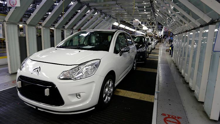 Ein Citroën C3 verlässt im nahe Paris gelegenen Aulnay-sous-Bois das Band.