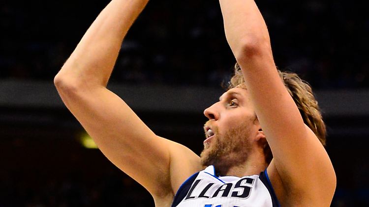 Nowitzki kann sein Team nicht vor der Niederlage bewahren.