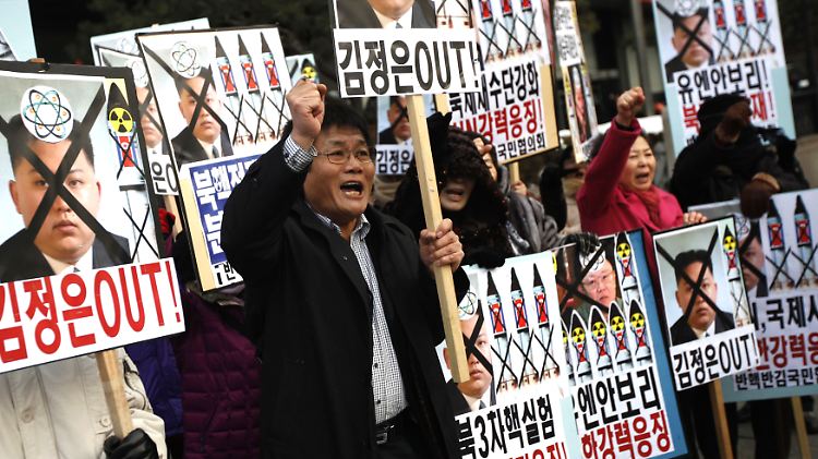 In Südkorea wird gegen die Politik Kim Jong Uns protestiert.