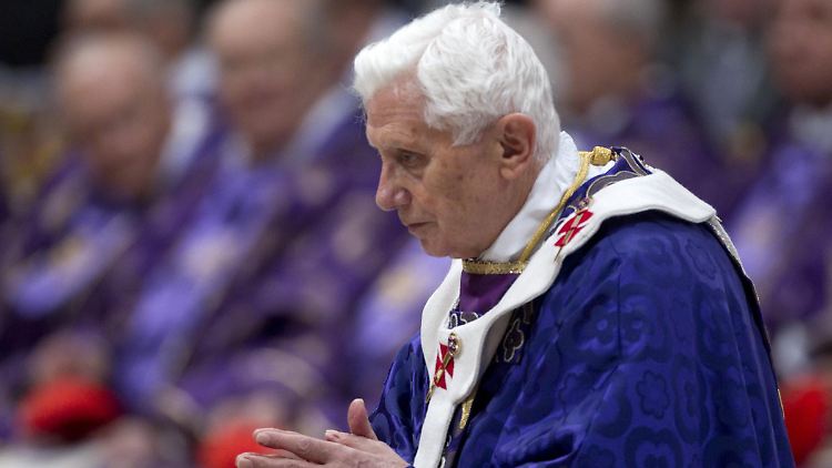 Sichtlich müde und erschöpft wirkte Benedikt XVI.