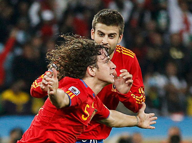 Da dreht er ab: Carles Puyol hat soeben das Tor erzielt. Spanien steht im Finale der Fußball-Weltmeisterschaft.