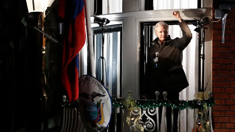 Derzeit nur auf dem Balkon der ecuadorianischen Botschaft in London öffentlich zu sehen: Julian Assange.