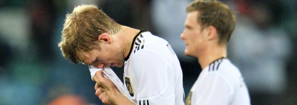 Lust auf's Spiel um Spiel um Platz drei? Per Mertesacker und Marcell Jansen.