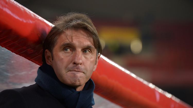 Erst Pech und dann kein Glück: Stuttgarts Trainer Bruno Labbadia.
