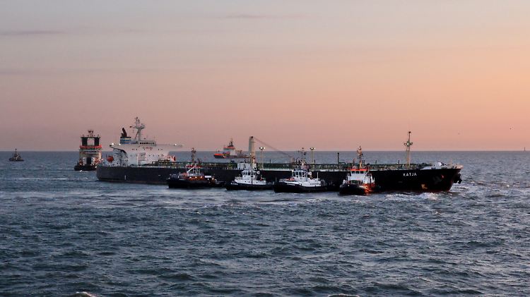 87.000 Tonnen Rohöl an Bord: Der Tanker Katja vor der deutschen Nordseeküste (Archivbild).