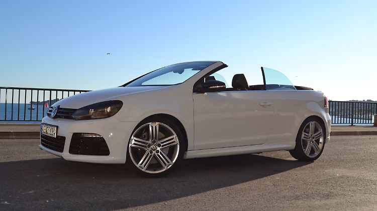 Vielleicht sieht man es dem Golf R Cabriolet hier nicht an, aber unter seiner Haube ruht ein wildes Tier.