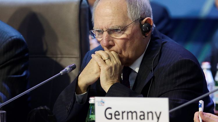 Finanzminister Schäuble sagt gemeinsam mit seinen Kollegen aus Großbritannien und Frankreich den Steuerschlupflöchern den Kampf an. 