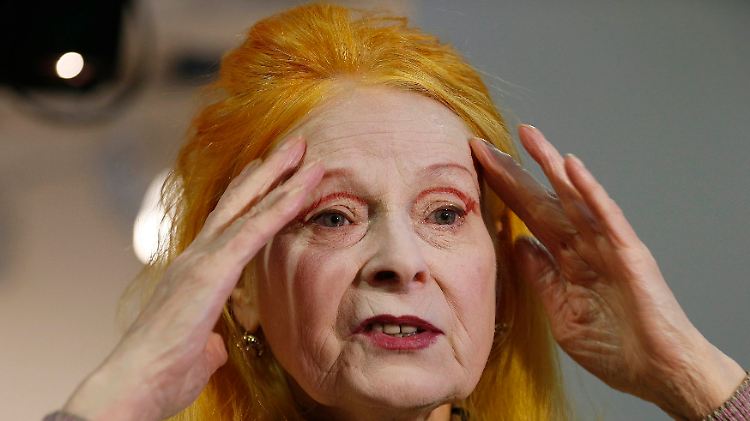 Vivienne Westwood bei der Präsentation ihrer "Red Label Autumn/Winter 2013 collection" während der London Fashion Week.