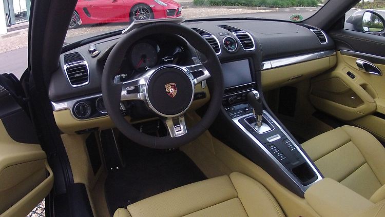 Eigenwillige Lederfarben gehören schon immer zu den Besonderheiten eines Porsche.
