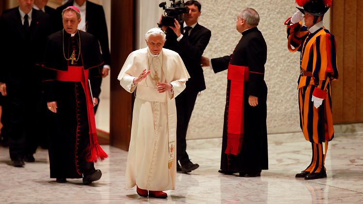 Papst Benedikt wird seinem weißen Outfit treu bleiben.