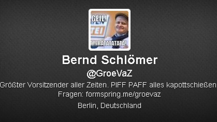 Parteispitzen und Journalisten folgen dem Spaß-Account auf Twitter.