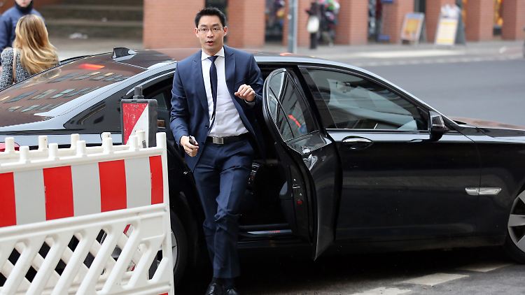 Philipp Rösler betont seine Unabhängigkeit vom politischen Geschäft.