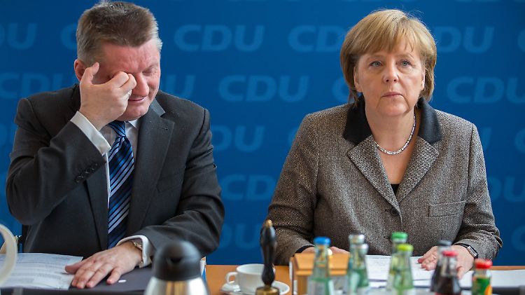 Generalsekretär Gröhe und Parteichefin Merkel haben sich noch nicht öffentlich zu der aktuellen Debatte geäußert.