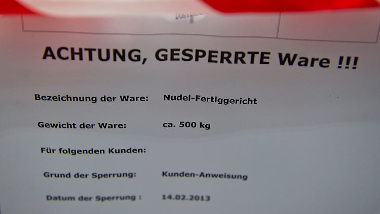 Gut genug für Arme? Nudel-Fertiggerichte in einem Kühlhaus in Düsseldorf.