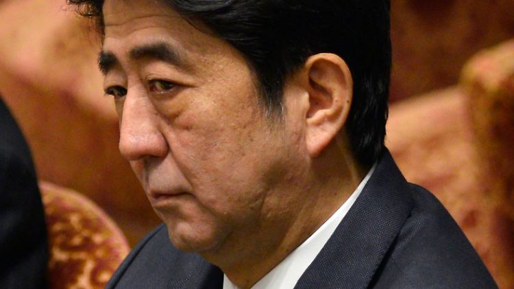 Shinzo Abe trifft Barack Obama: Die Geldpolitik der beiden Länder dürfte im Mittelpunkt der Gespräche stehen.