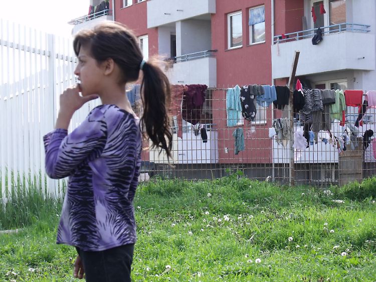 In Deutschland setzen sich zunehmend auch Nachbarn und Freund für die Roma-Familien ein.