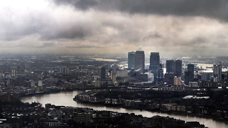 Blick auf Londons Finanzdistrikt Canary Wharf.
