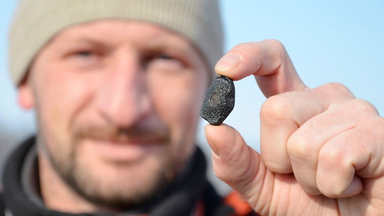 Viele Anwohner machen sich auf die Suche nach weiteren Meteoritenfragmenten.