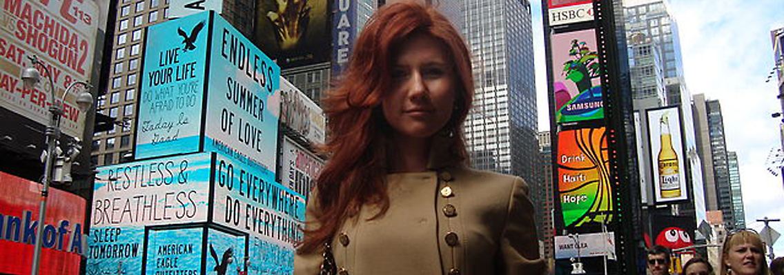 Anna Chapman, 28, rothaarig, geborene Kuschtschenko - als "Agentin 90-60-90" macht sie nun in den Medien Furore.