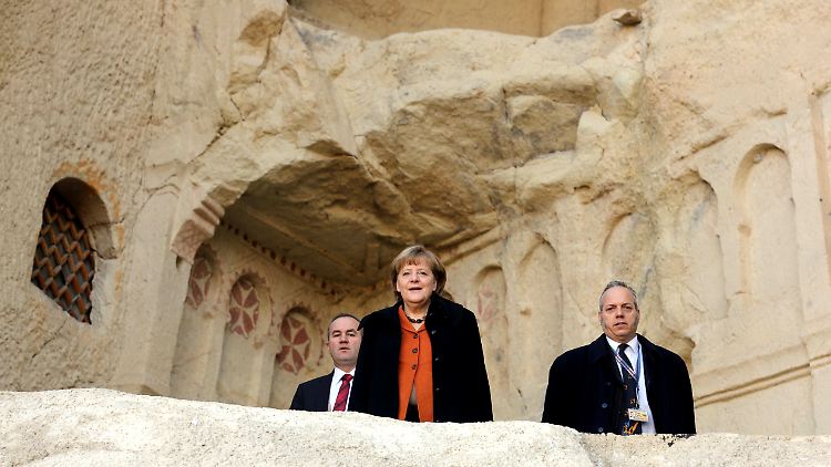 Angela Merkel im Göreme-Nationalpark in Kappadokien.