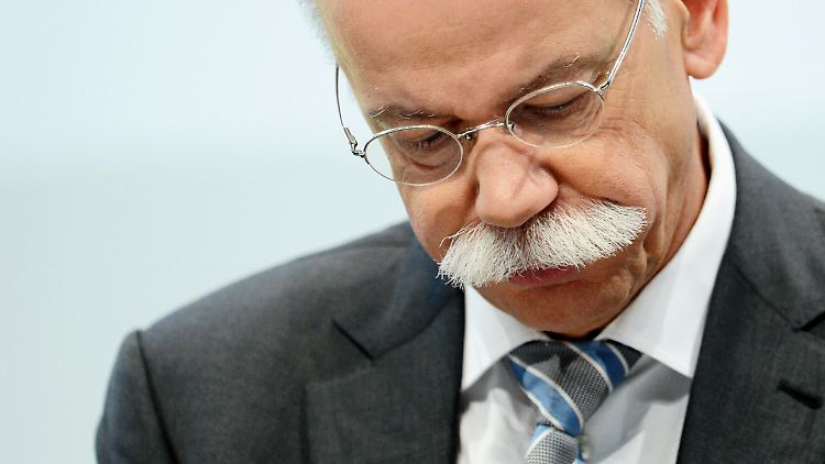 Daimler-Chef Zetsche kann die Gehaltseinbußen verschmerzen. Wichtiger für ihn ist, den Konzern und die Kernmarke Mercedes wieder nach vorn zu fahren.