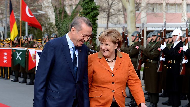 Prächtige Stimmung bei Erdogan und Merkel.