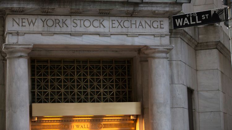 Italien ist wieder Euro-Sorgenkind Nummer eins. Die Anleger an Wall Street reagieren geradezu panisch.