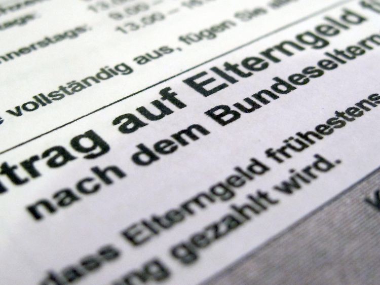 Eine Verschiebung des Elterngeld-Bezugs auf den errechneten Geburtstermin kommt laut Gesetz nicht in Betracht.