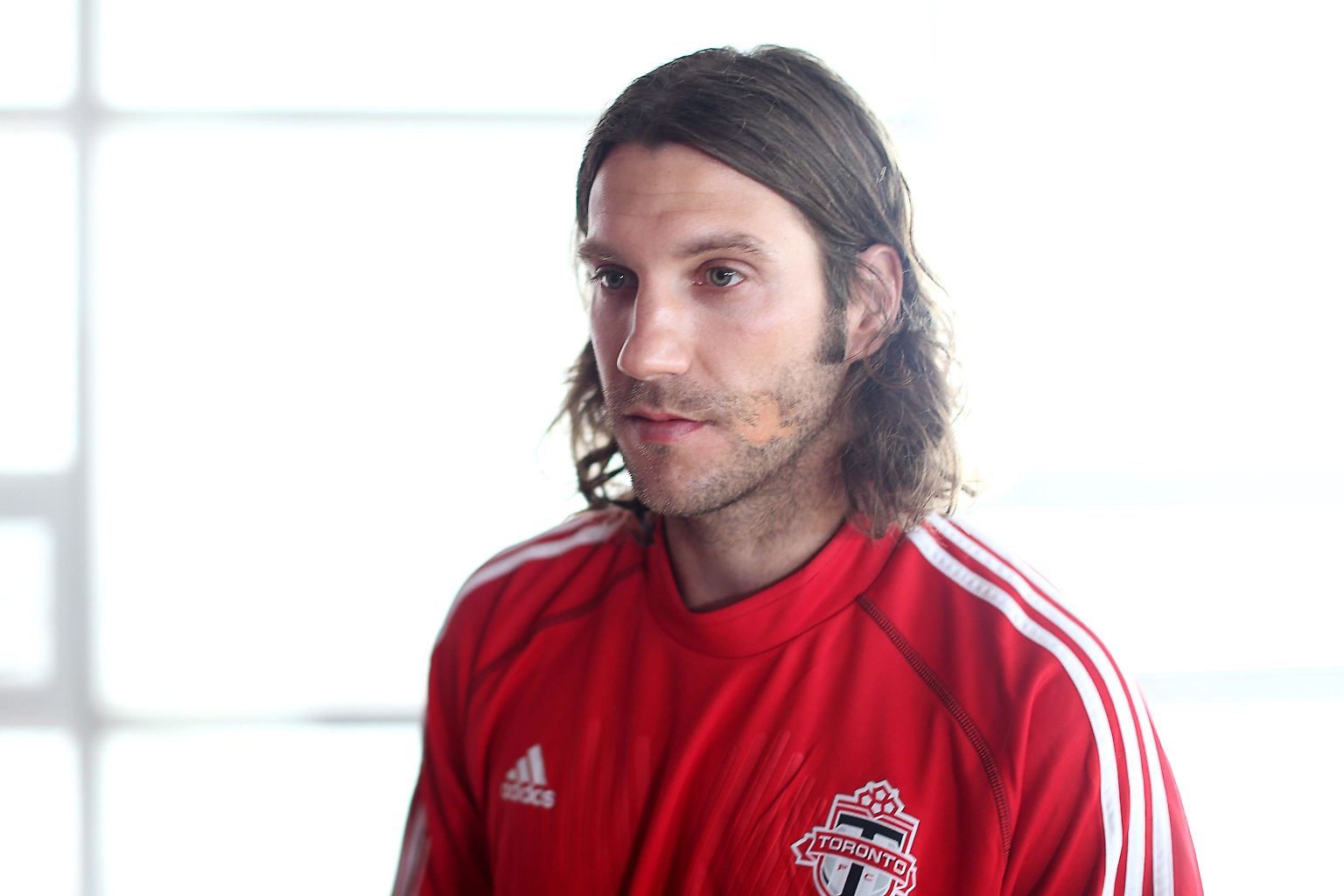 Am Ende sind gesundheitliche Probleme schuld. Ex-Fußball-Nationalspieler Torsten Frings beendet seine Karriere. Der Mittelfeldspieler war zuletzt Kapitän des FC Toronto in der nordamerikanischen Profiliga MLS.