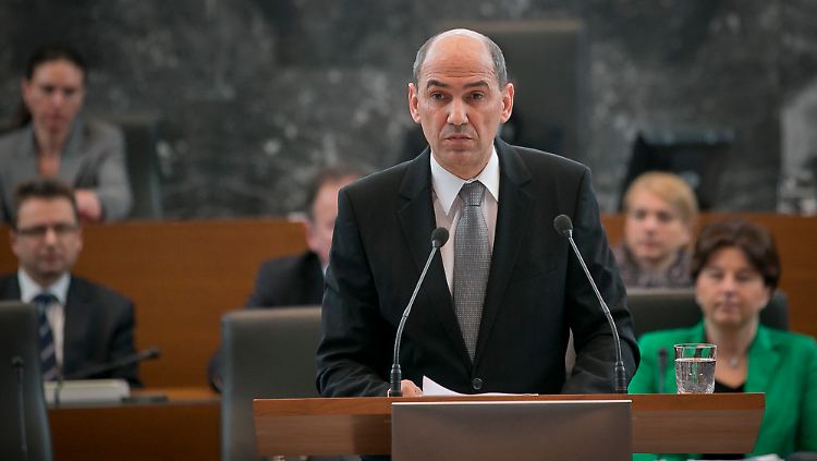 Jansa hatte vergessen dem Parlament zu melden, wo das viele Geld auf seinem Konto herkommt.