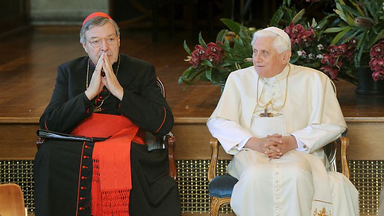 George Kardinal Pell und Papst Benedikt XVI. beim Weltjugendtag 2008 in Sydney.