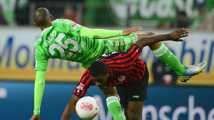 Wenn der VfL Wolfsburg in Frankfurt gastiert, feuern ihn nur wenige VfL-Fans im Stadion an.