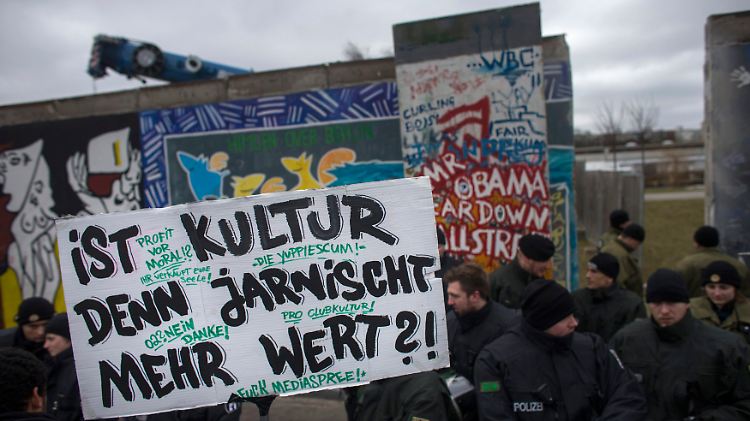 Die Proteste an der East Side Gallery hatten Erfolg - vorerst.