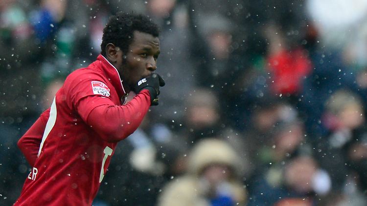 Mame Diouf ist angekommen in Hannover. Der Nachteil für 96: Deshalb ist unklar, ob er bleibt.
