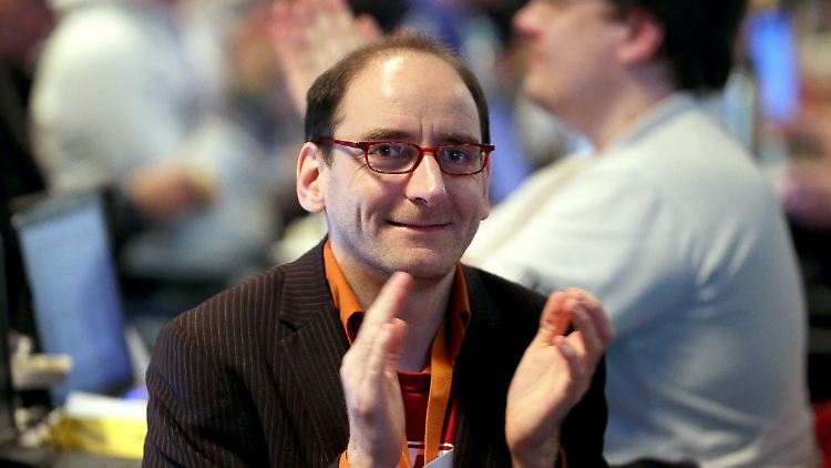 Johannes Ponader sieht in der Bewertung seiner Arbeit keinen Rücktrittsgrund.