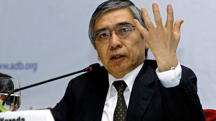 "Die Bank von Japan muss ganz klar kommunizieren, dass sie alles tun wird, um gegen die Deflation vorzugehen", sagt Kuroda.