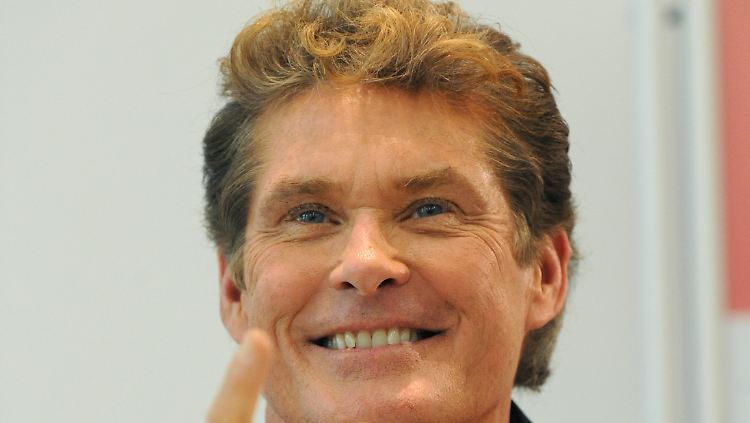 David Hasselhoff schaltet sich in den Streit um East Side Gallery ein.