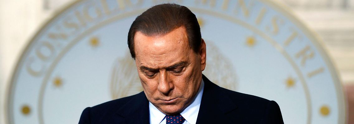 Berlusconi muss wieder einmal alle Register ziehen, um regieren zu können.