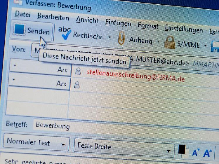 Bei E-Mail-Bewerbungen ist einiges anders als bei klassischen Bewerbungsmappen. Ein Deckblatt zum Beispiel ist eher unüblich.