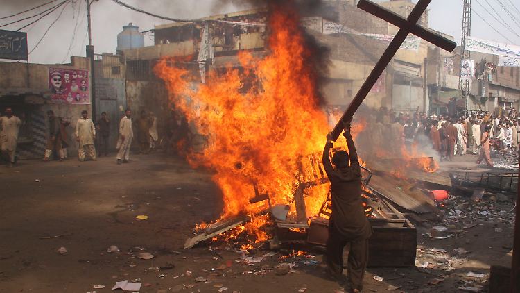 Die Christen in Pakistan leben in ständiger Angst und Bedrohung: Blasphemie kann im schlimmsten Fall mit der Todesstrafe geahndet werden.