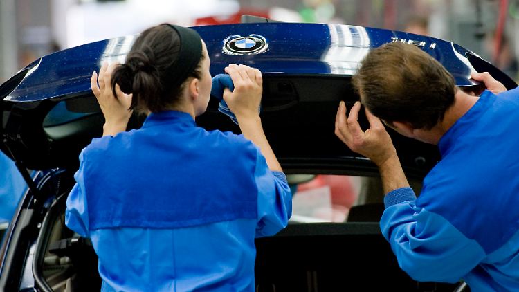 Elektrisch zum Einkaufen, per "Plug-in-Hybride" zu Kunden und Verwandtschaft?